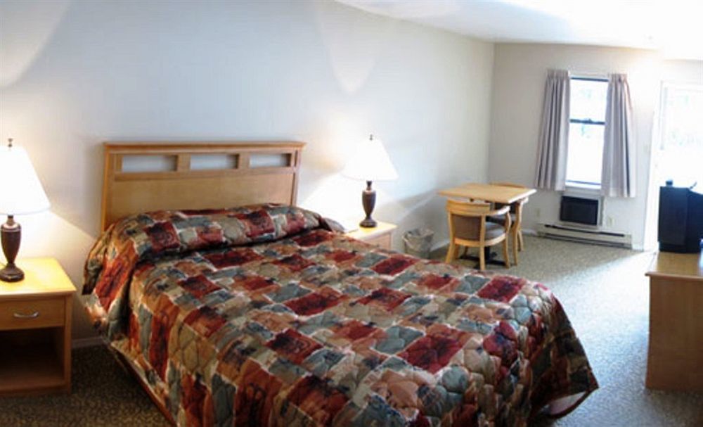 סארי George Point Inn מראה חיצוני תמונה